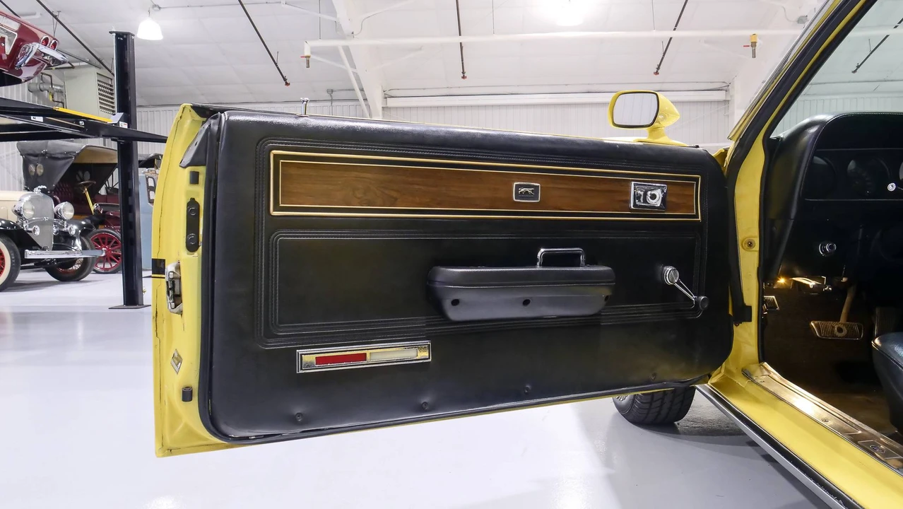 1969 Mercury Cougar Eliminator 1st Gen - Image 24 of 31