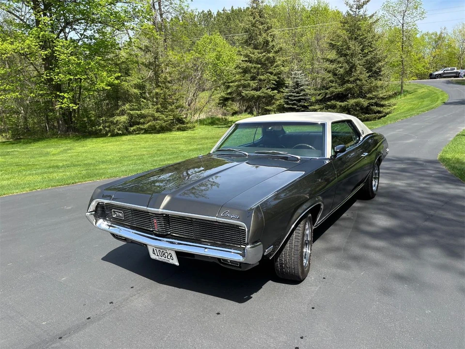 1969 Mercury Cougar 1st Gen - Image 13 of 31