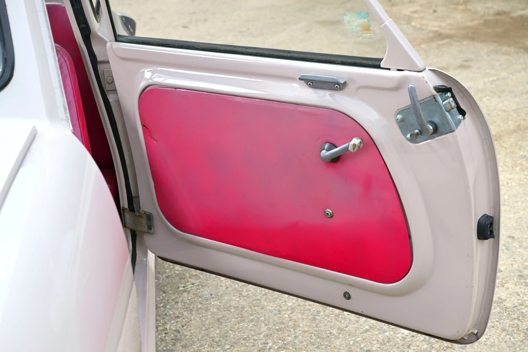 1969 Mitsubishi - Image 27 of 31
