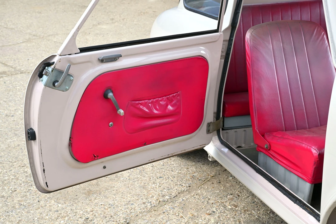 1969 Mitsubishi - Image 26 of 31