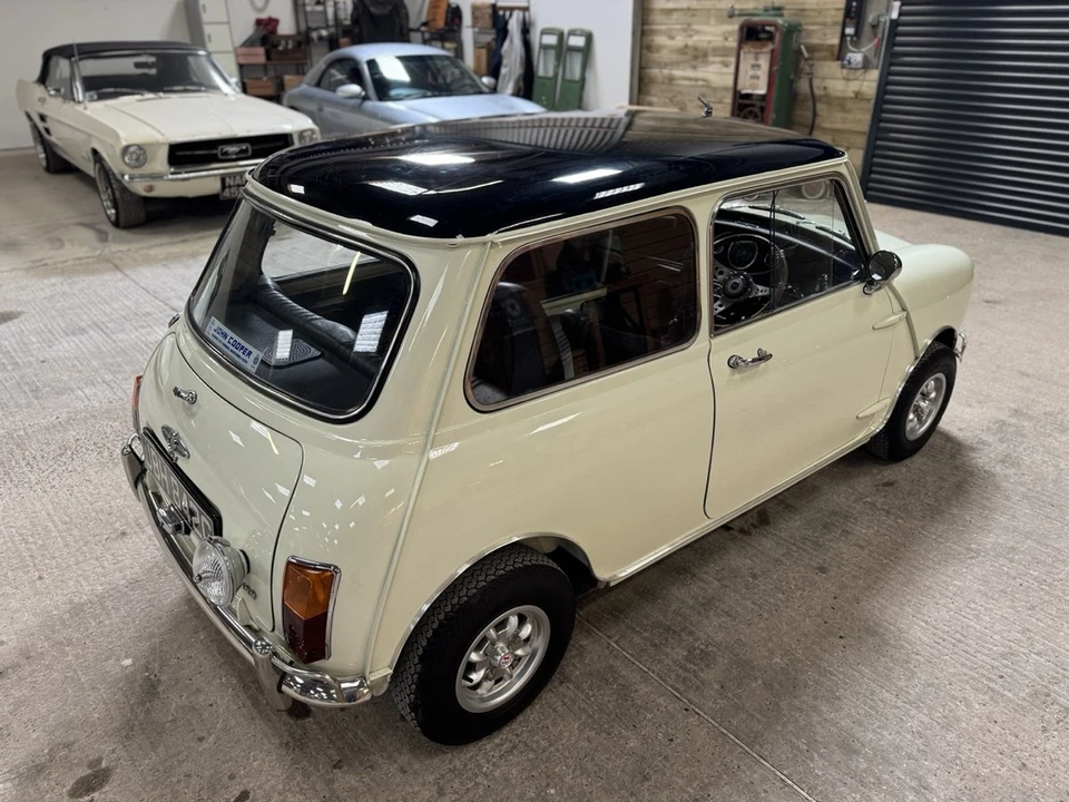 1969 Morris - Image 9 of 30