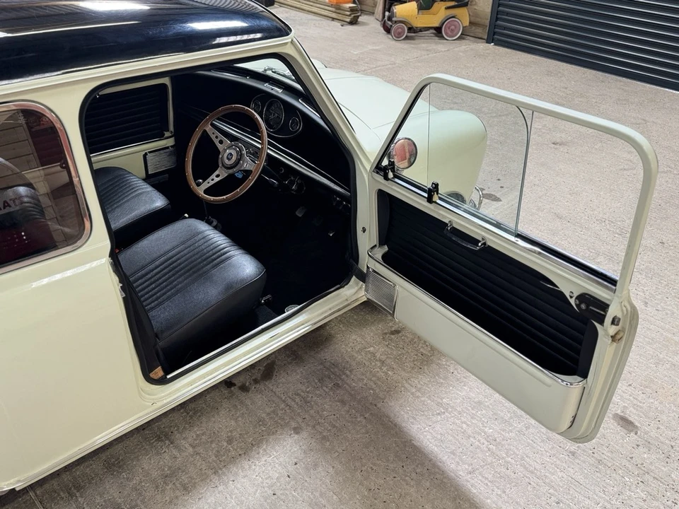 1969 Morris - Image 28 of 30