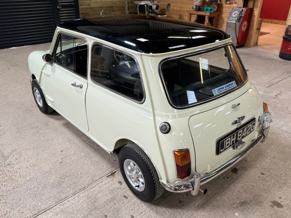 1969 Morris - Image 13 of 30