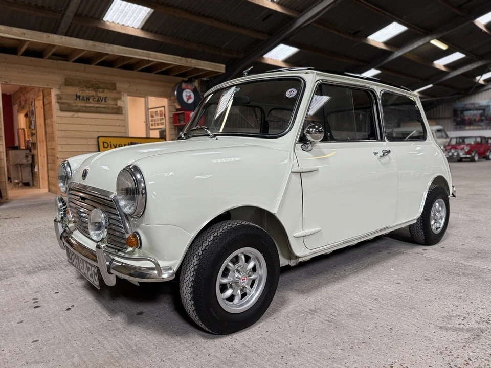 1969 Morris - Image 4 of 30