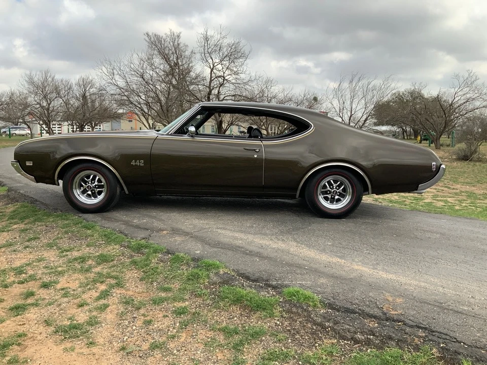 1969 Oldsmobile 442 2nd Gen - Image 15 of 21