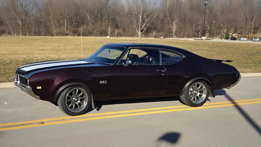 1969 Oldsmobile 442 2nd Gen - Image 11 of 17