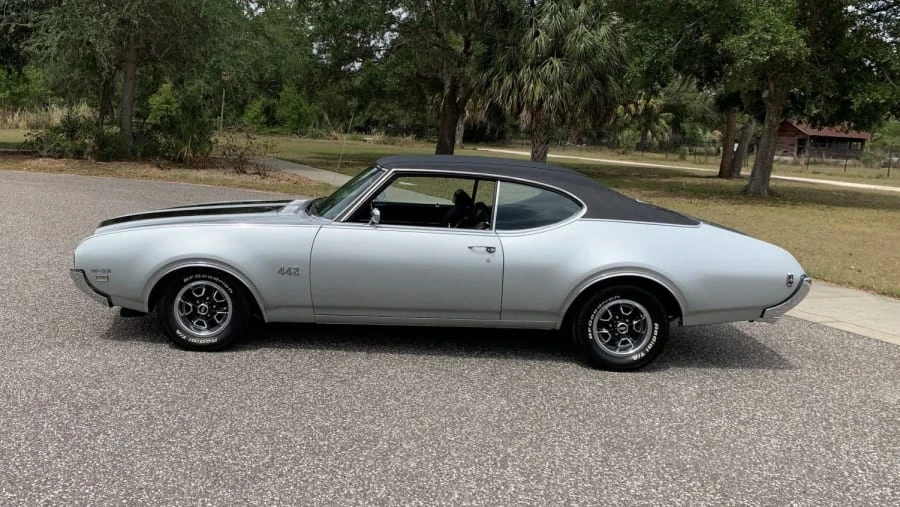 1969 Oldsmobile 442 2nd Gen - Image 5 of 17