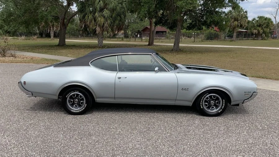 1969 Oldsmobile 442 2nd Gen - Image 2 of 17
