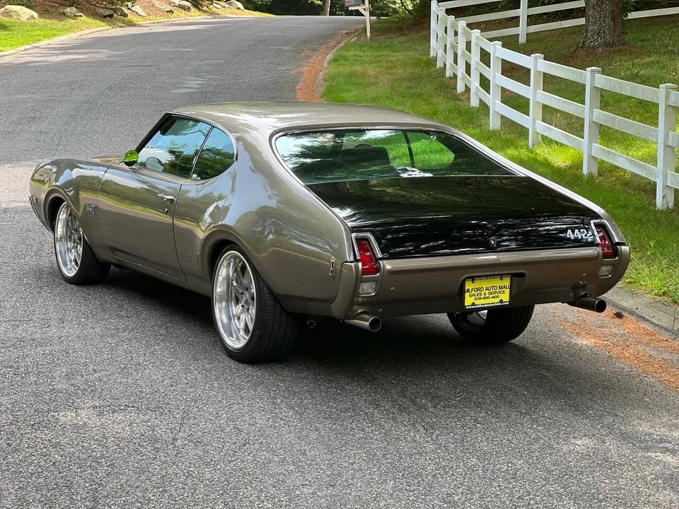 1969 Oldsmobile 442 2nd Gen - Image 8 of 12