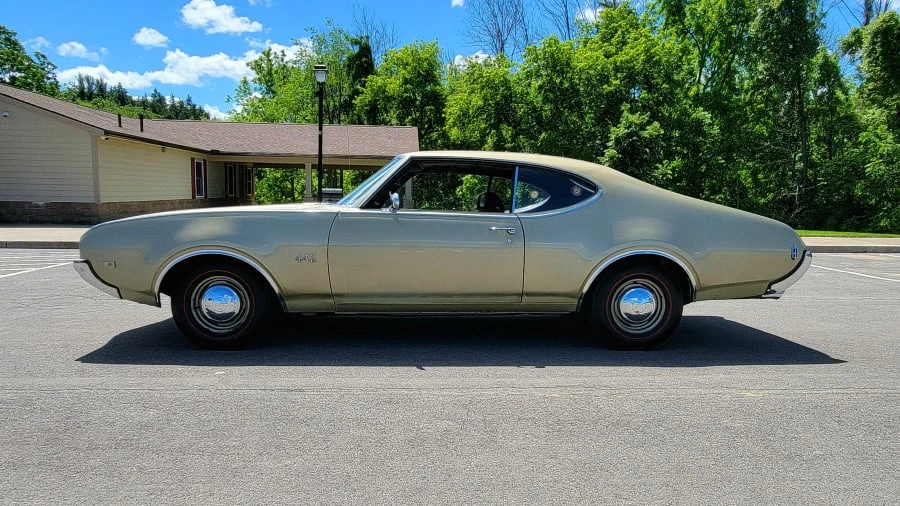 1969 Oldsmobile 442 2nd Gen - Image 2 of 31