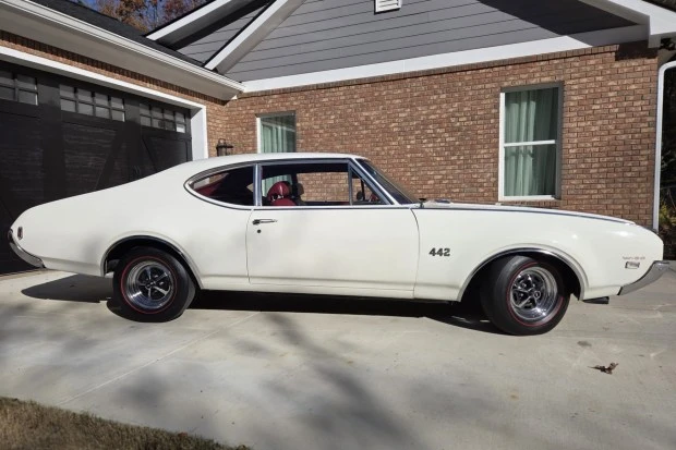 1969 Oldsmobile 442 2nd Gen - Image 3 of 10