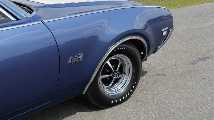 1969 Oldsmobile 442 W-30 2nd Gen - Image 10 of 31