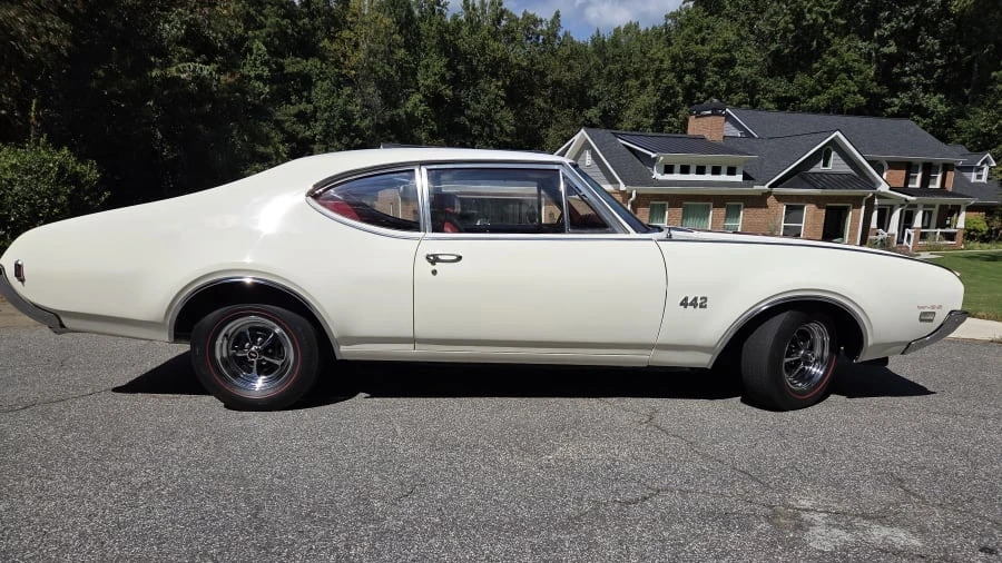 1969 Oldsmobile 442 2nd Gen - Image 16 of 31