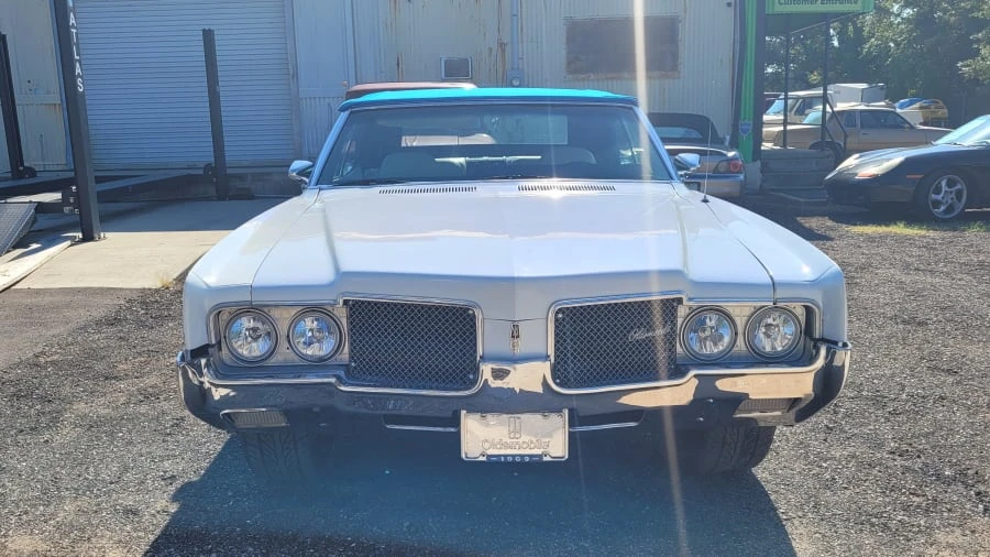1969 Oldsmobile 98 - Image 5 of 10