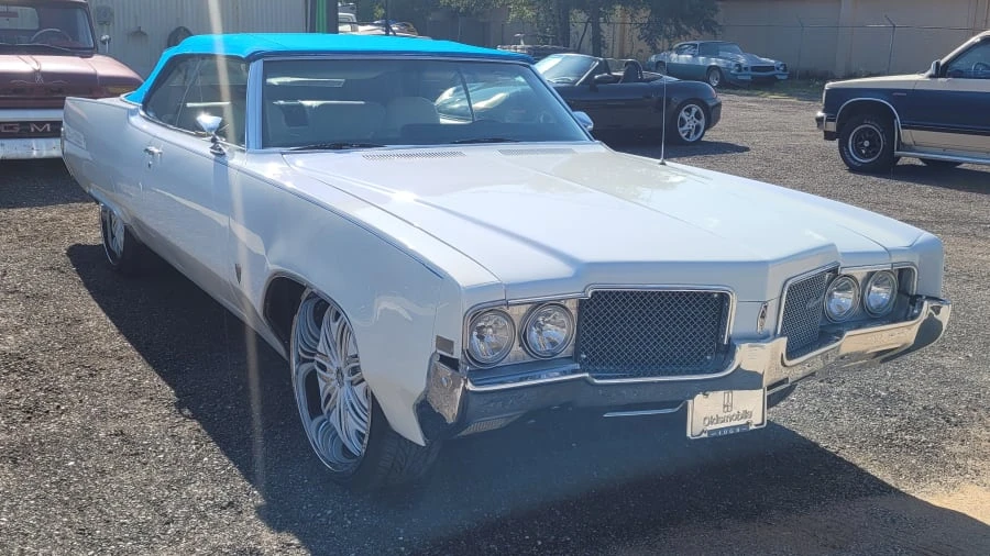 1969 Oldsmobile 98 - Image 10 of 10