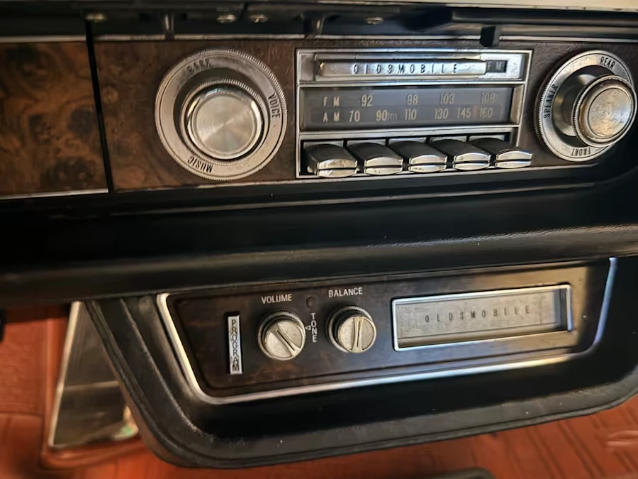 1969 Oldsmobile 98 - Image 15 of 20