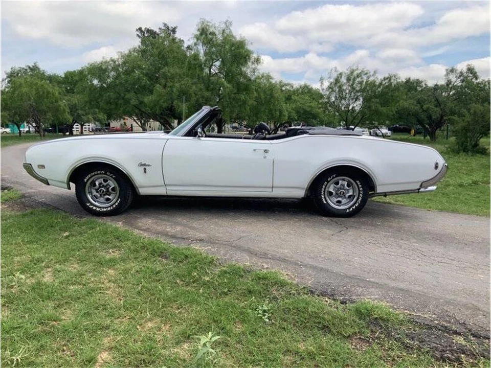 1969 Oldsmobile Cutlass 3rd Gen - Image 15 of 31