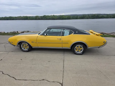 1969 Oldsmobile Cutlass Supreme Coupe