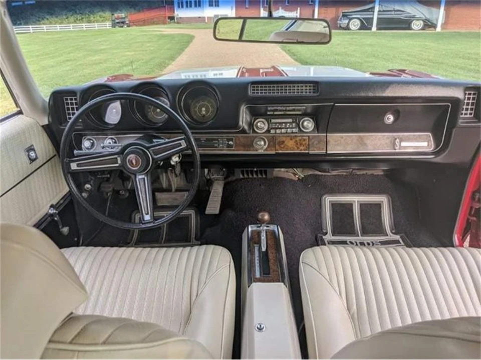 1969 Oldsmobile Cutlass 3rd Gen - Image 16 of 29