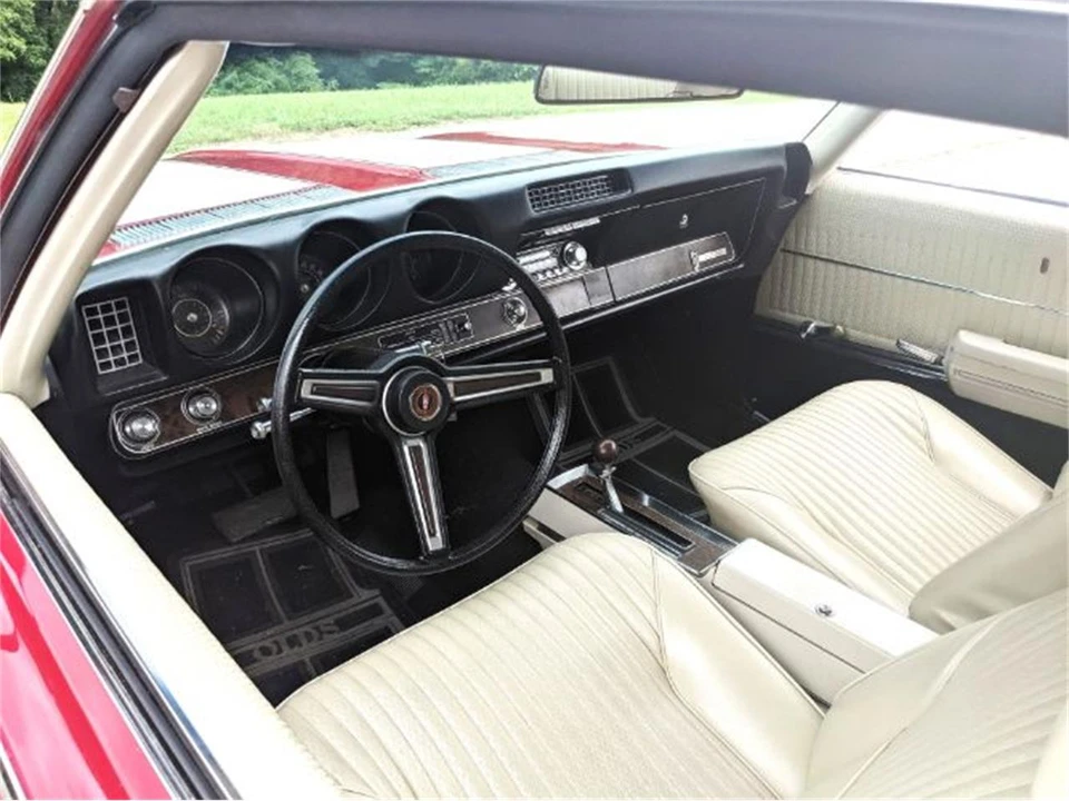 1969 Oldsmobile Cutlass 3rd Gen - Image 13 of 30