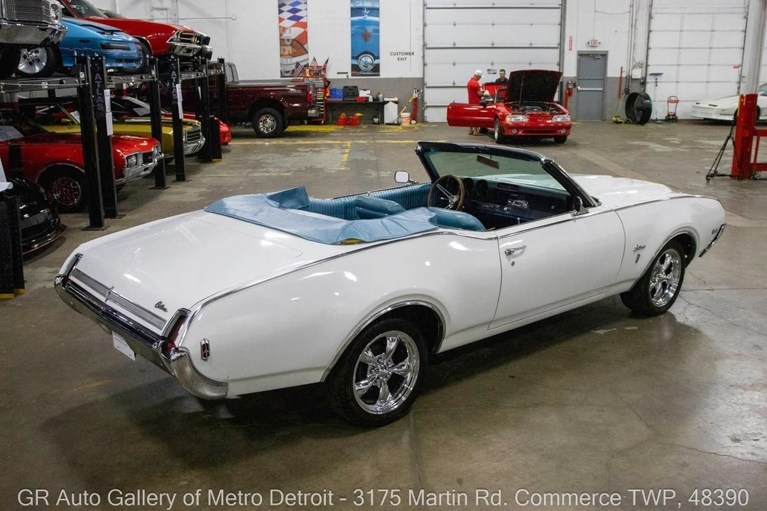 1969 Oldsmobile Cutlass 3rd Gen - Image 8 of 12