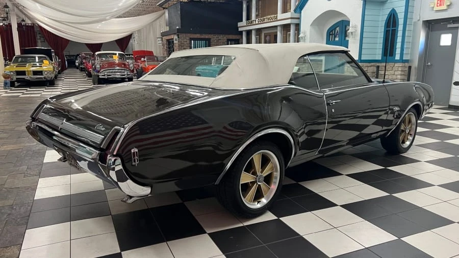 1969 Oldsmobile Cutlass 3rd Gen - Image 3 of 11