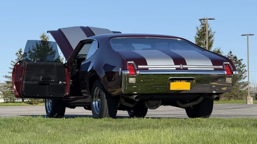 1969 Oldsmobile Cutlass Supreme - Image 2 of 8