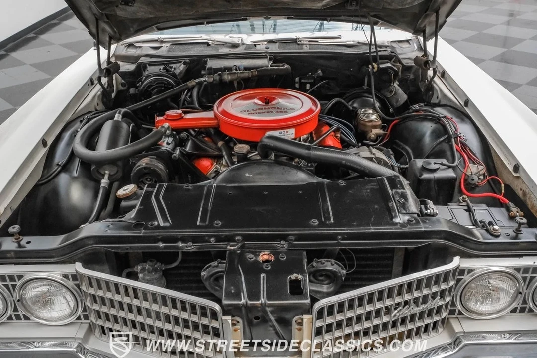 1969 Oldsmobile 98 - Image 4 of 12