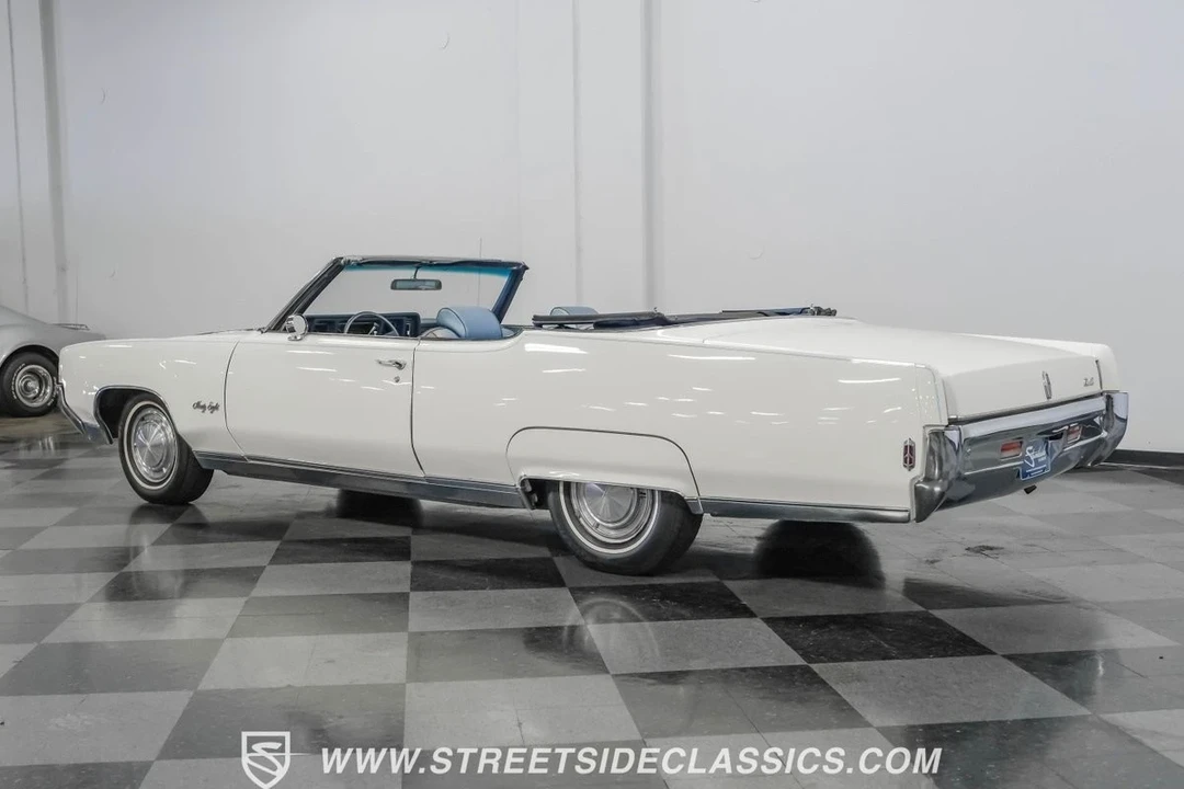 1969 Oldsmobile 98 - Image 8 of 12