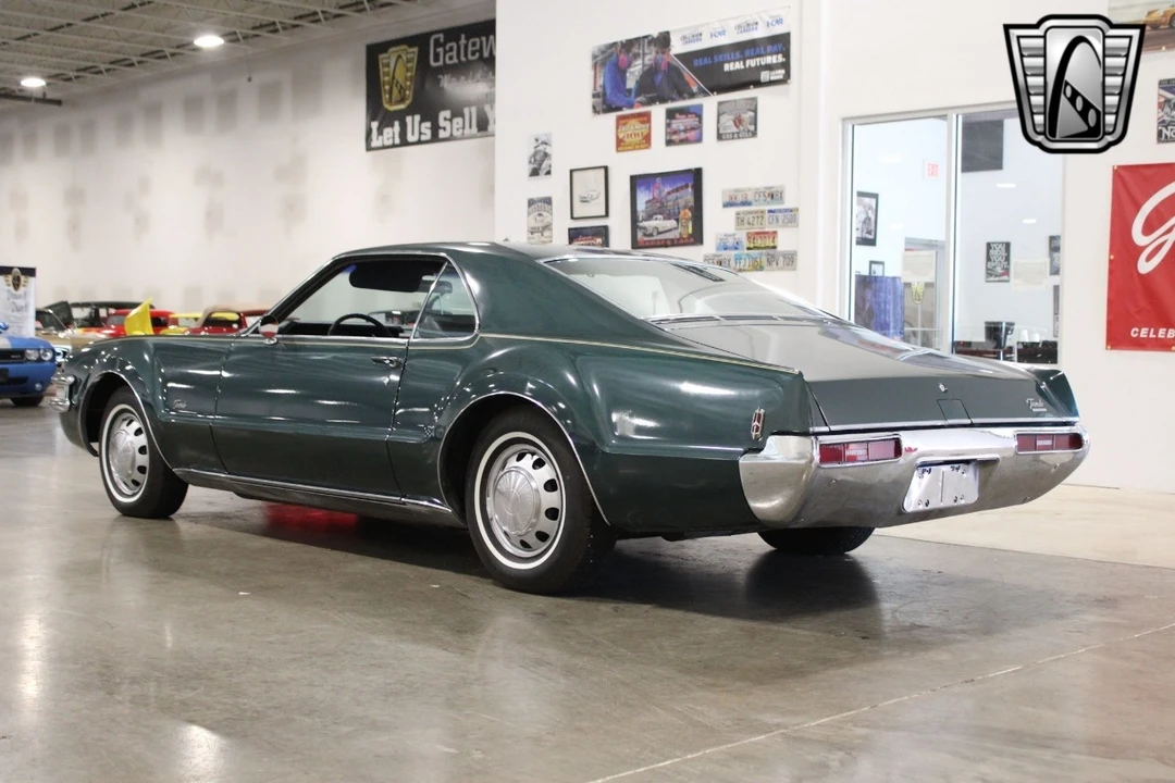 1969 Oldsmobile Toronado - Image 8 of 12