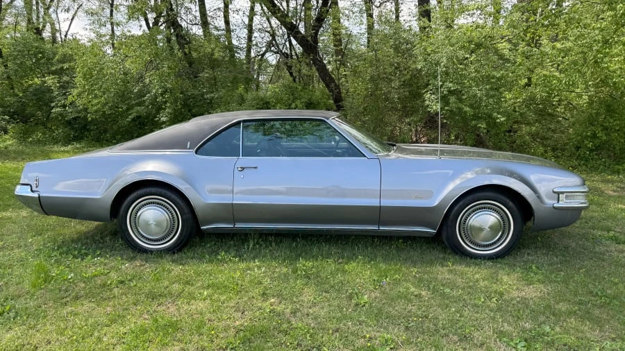 1969 Oldsmobile Toronado - Image 2 of 12
