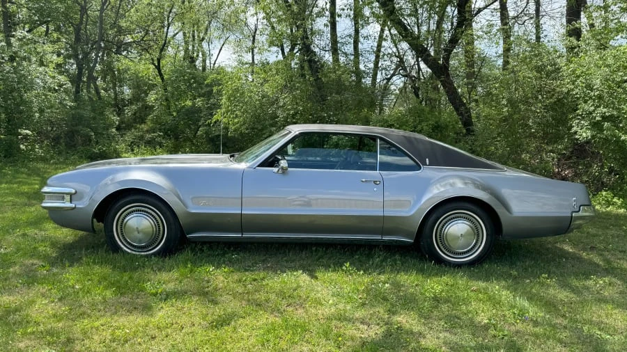 1969 Oldsmobile Toronado - Image 10 of 12