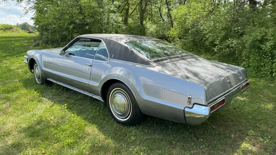 1969 Oldsmobile Toronado - Image 9 of 12