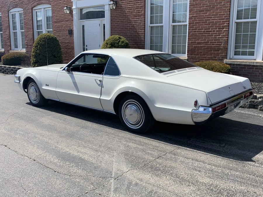1969 Oldsmobile Toronado - Image 3 of 7