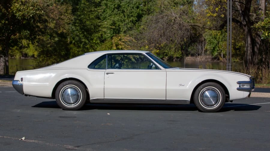 1969 Oldsmobile Toronado - Image 2 of 12