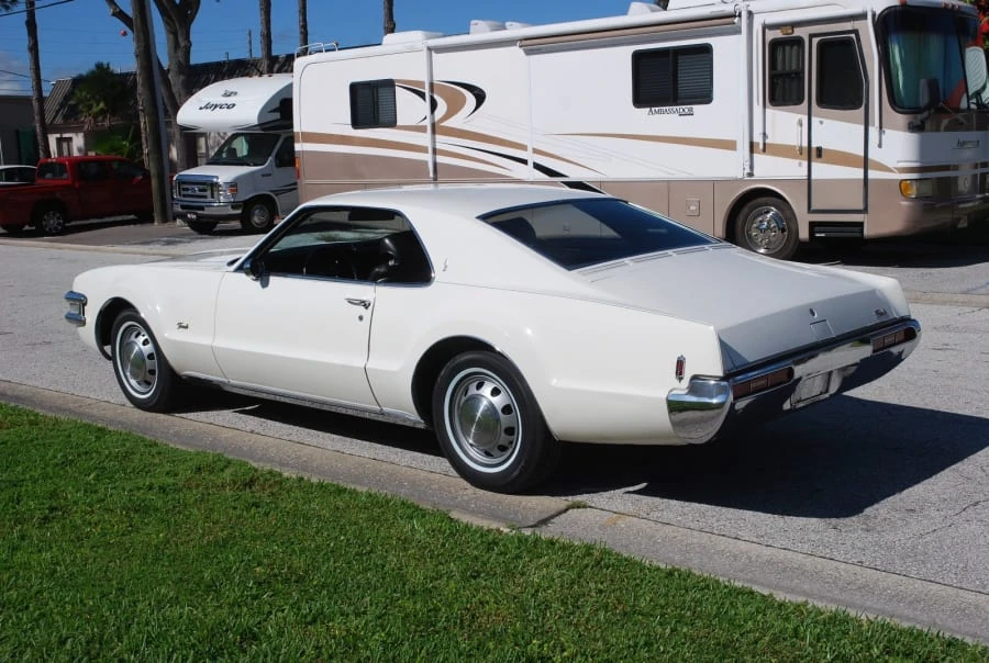 1969 Oldsmobile Toronado - Image 2 of 12
