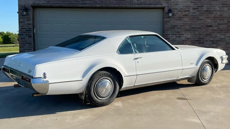 1969 Oldsmobile Toronado - Image 2 of 13