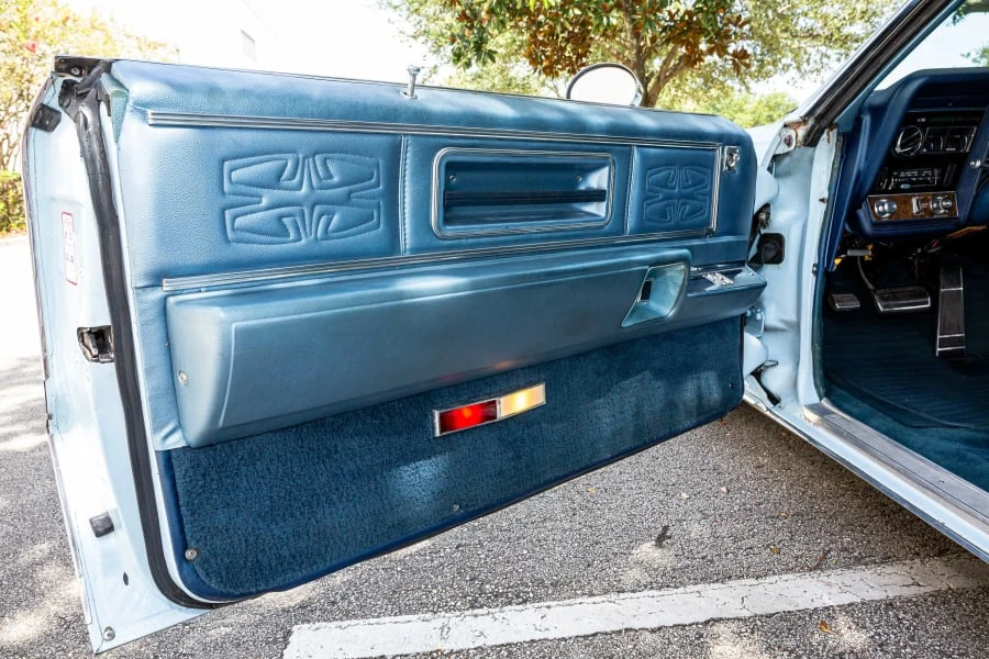 1969 Oldsmobile Toronado - Image 8 of 12