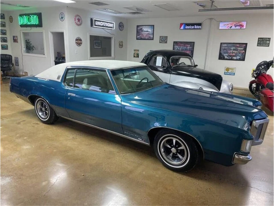 1969 Pontiac Grand Prix 2nd Gen - Image 2 of 5