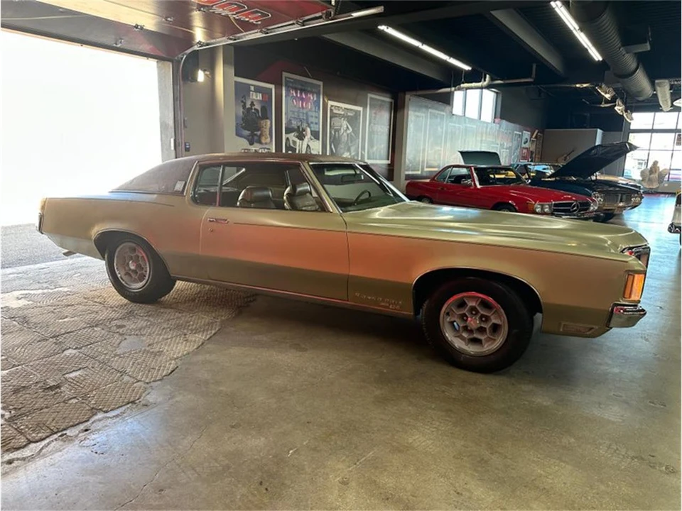 1969 Pontiac Grand Prix 2nd Gen - Image 11 of 31