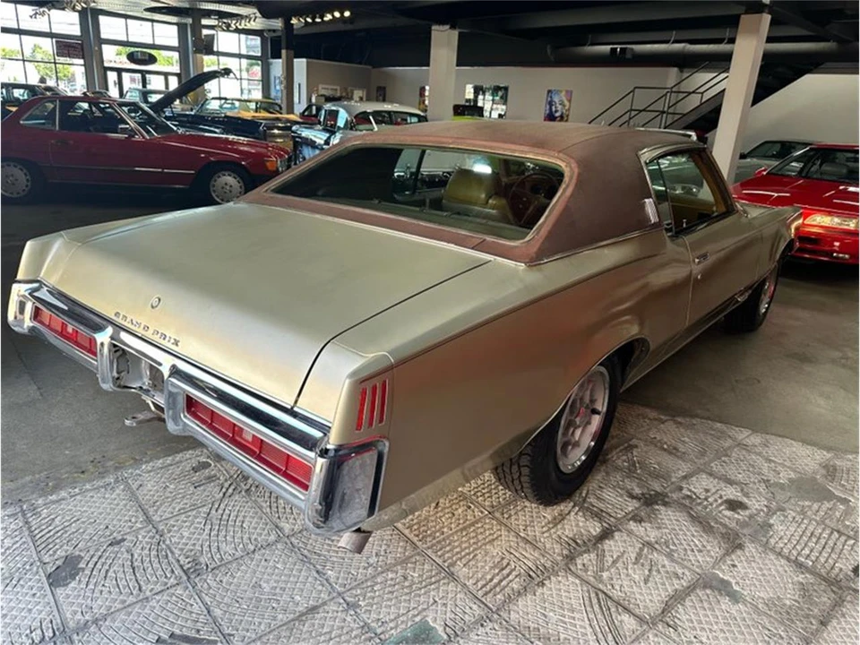 1969 Pontiac Grand Prix 2nd Gen - Image 17 of 31