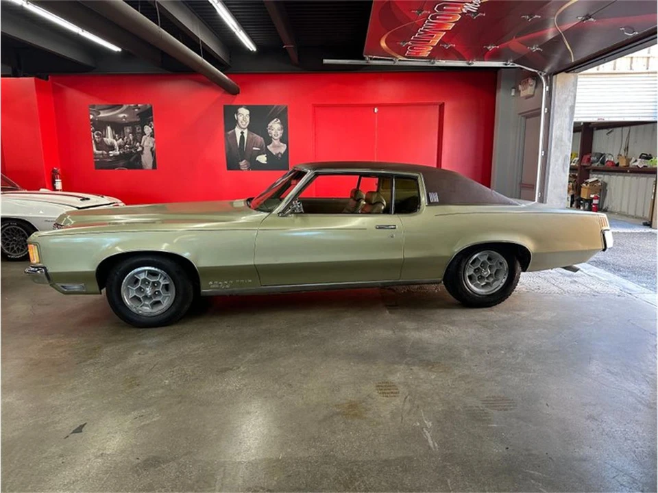 1969 Pontiac Grand Prix 2nd Gen - Image 30 of 31