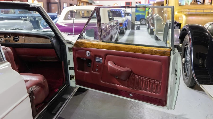1969 Rolls-Royce Corniche - Image 24 of 31