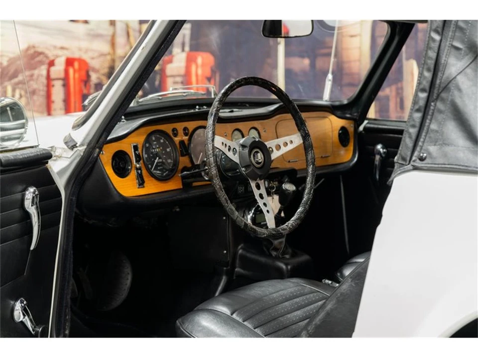 1969 Triumph TR6 (US-spec) - Image 10 of 22
