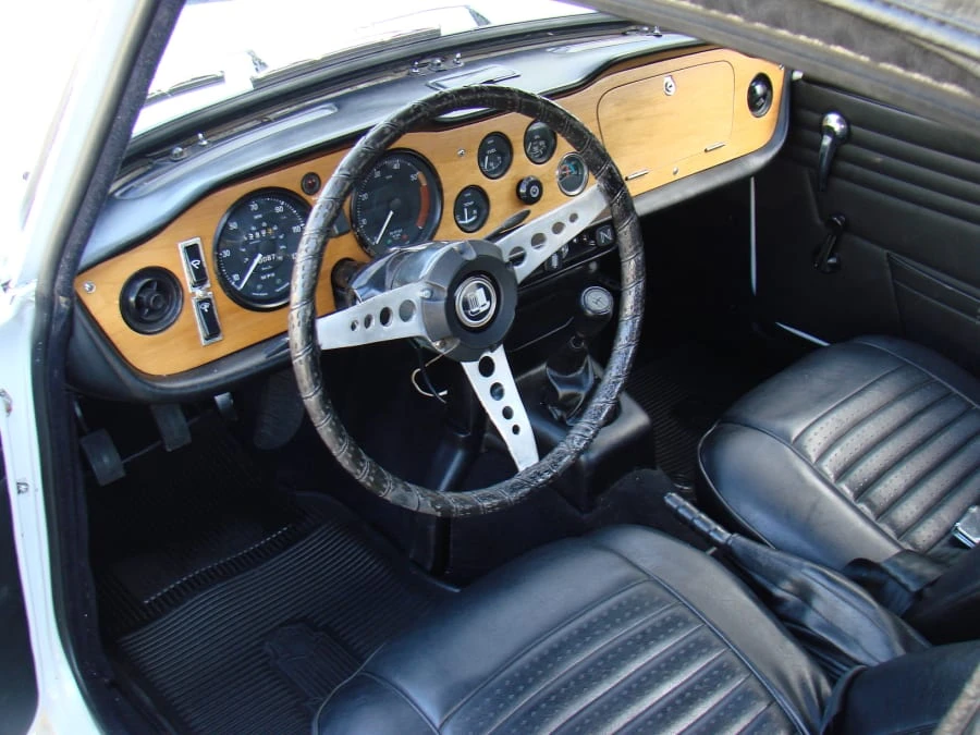 1969 Triumph TR6 (US-spec) - Image 3 of 7