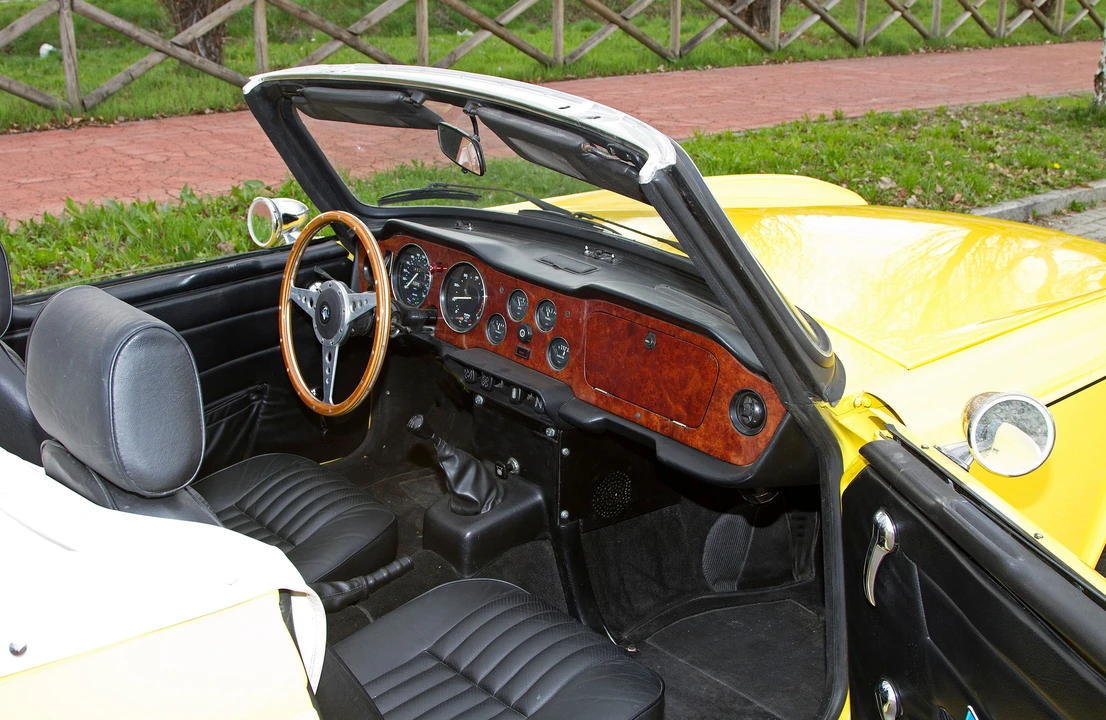 1969 Triumph TR6 CR/CC Carb - Image 3 of 5
