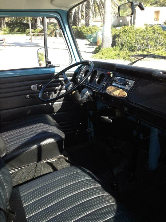 1969 Volkswagen Bay-Window Bus - Image 4 of 4