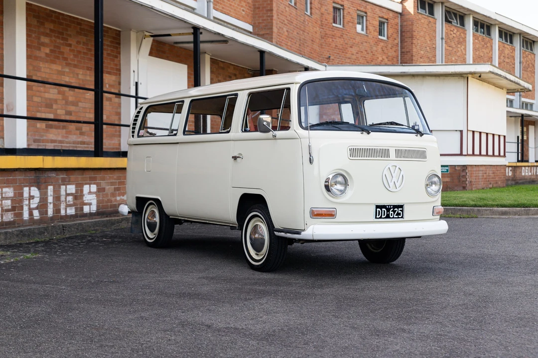 1969 Volkswagen Bay-Window Bus - Image 2 of 31