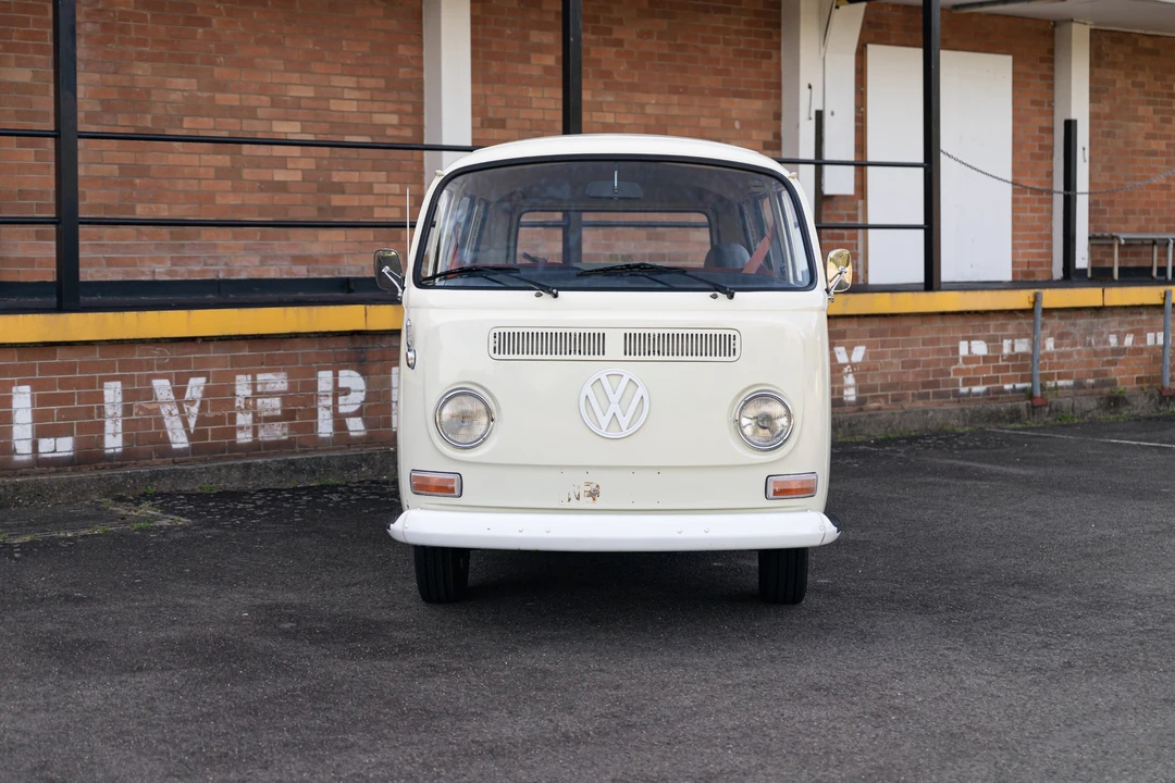 1969 Volkswagen Bay-Window Bus - Image 4 of 31