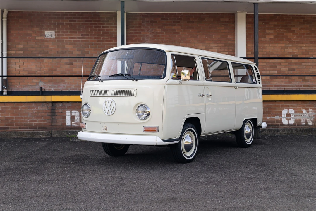 1969 Volkswagen Bay-Window Bus - Image 5 of 31